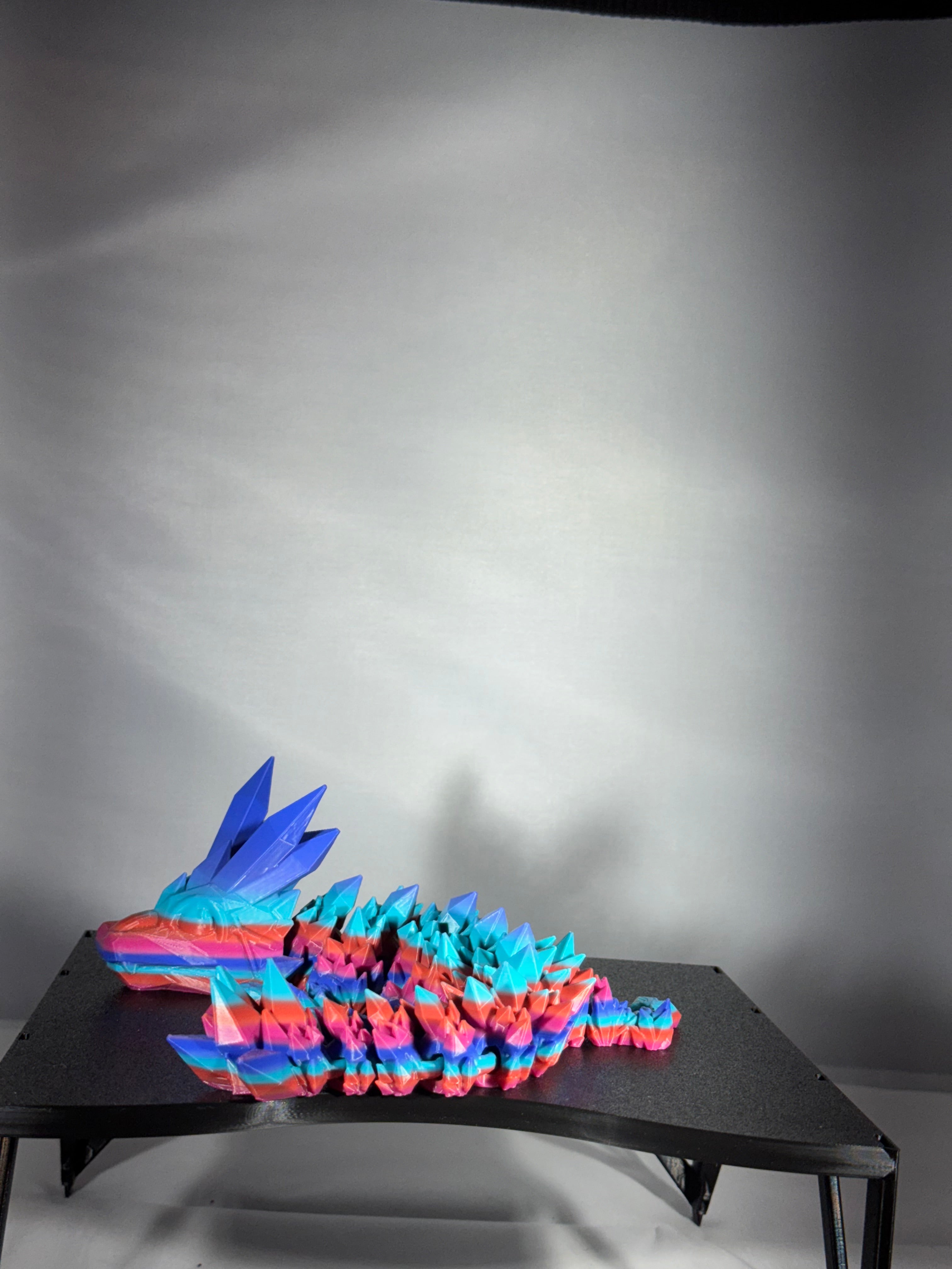 Lille krystal drage i regnbuefarver