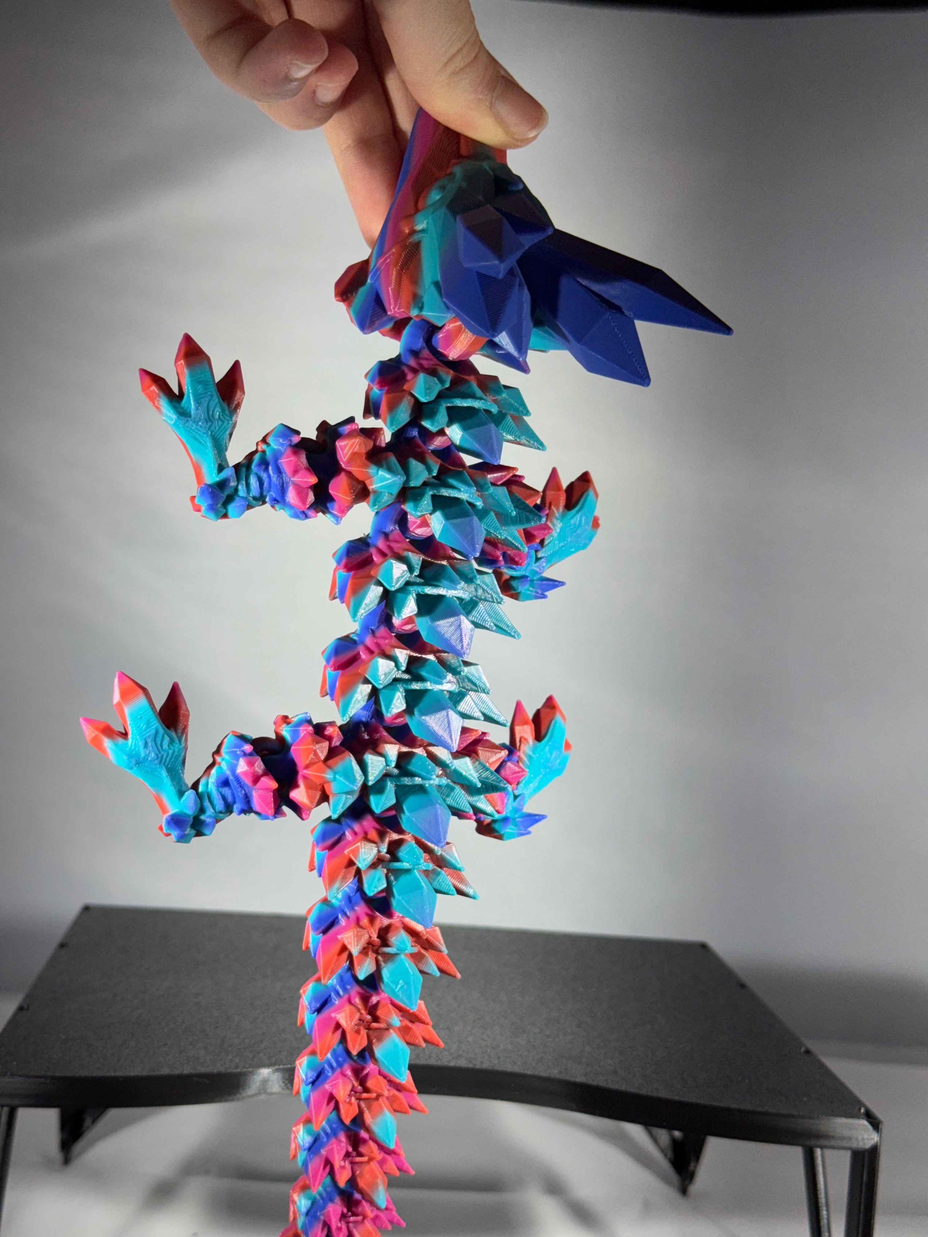 Lille krystal drage i regnbuefarver