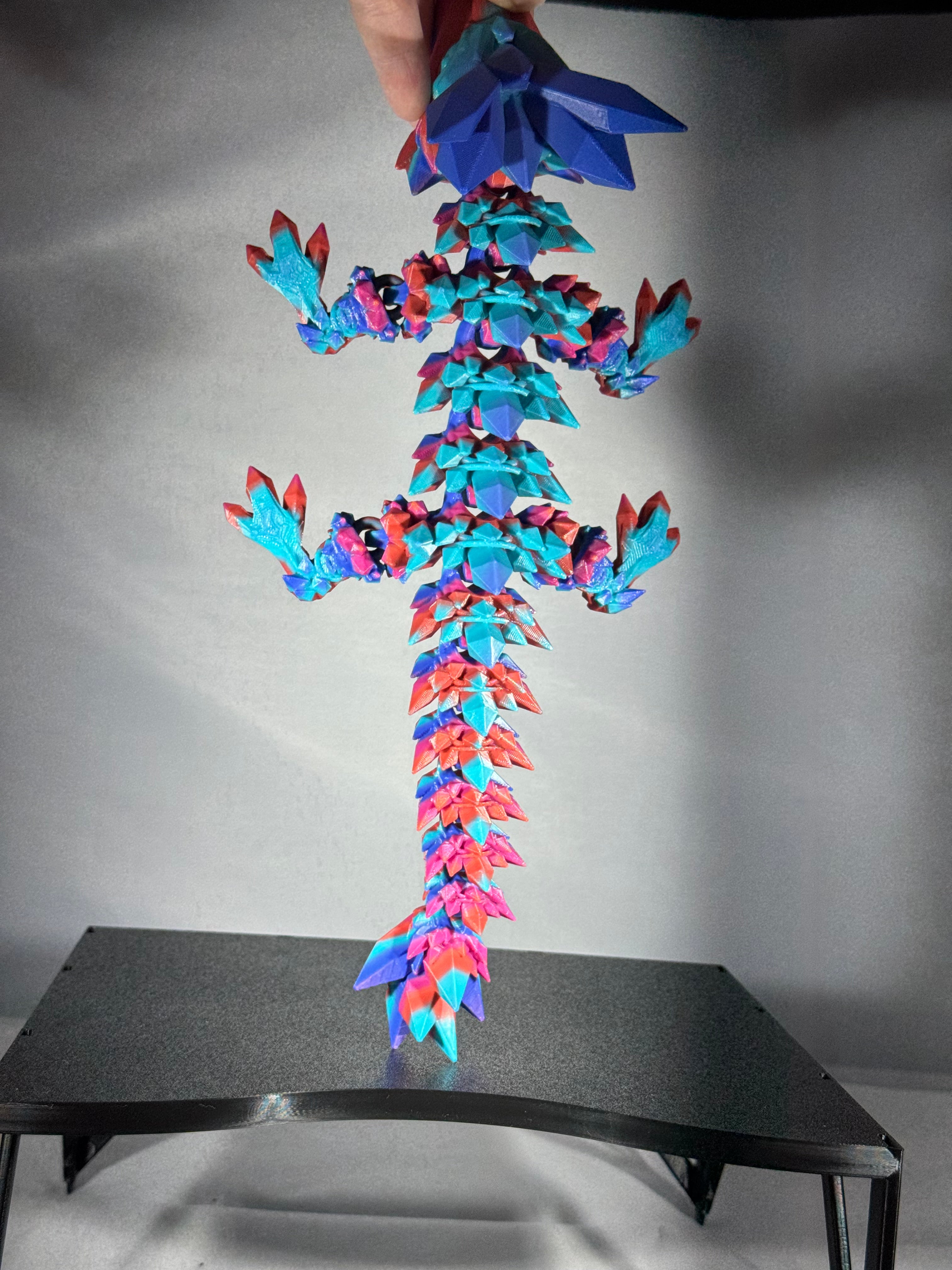 Lille krystal drage i regnbuefarver