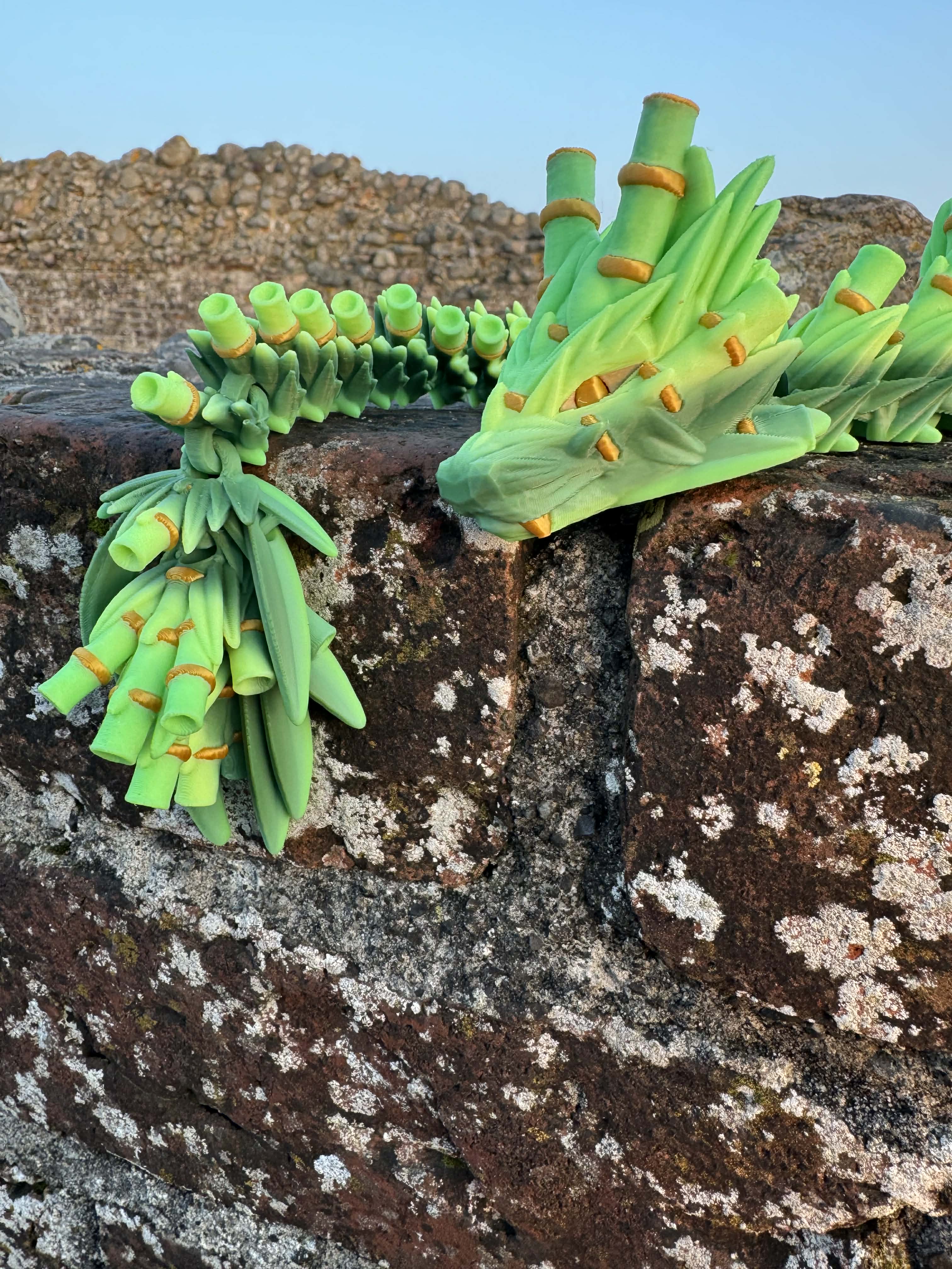 Bambus drage i 3 grønne nyancer og guld