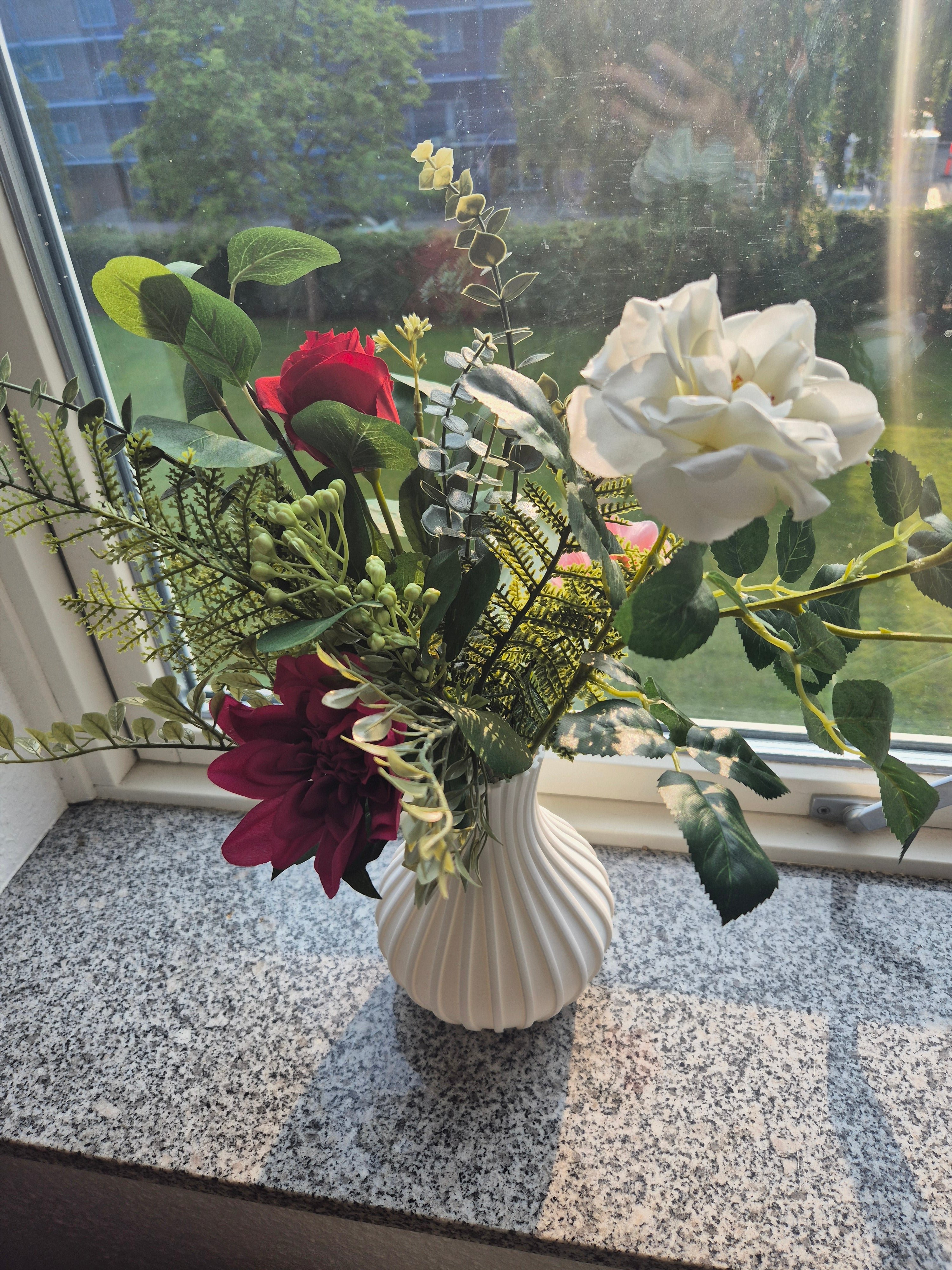 Vase med lige linjer