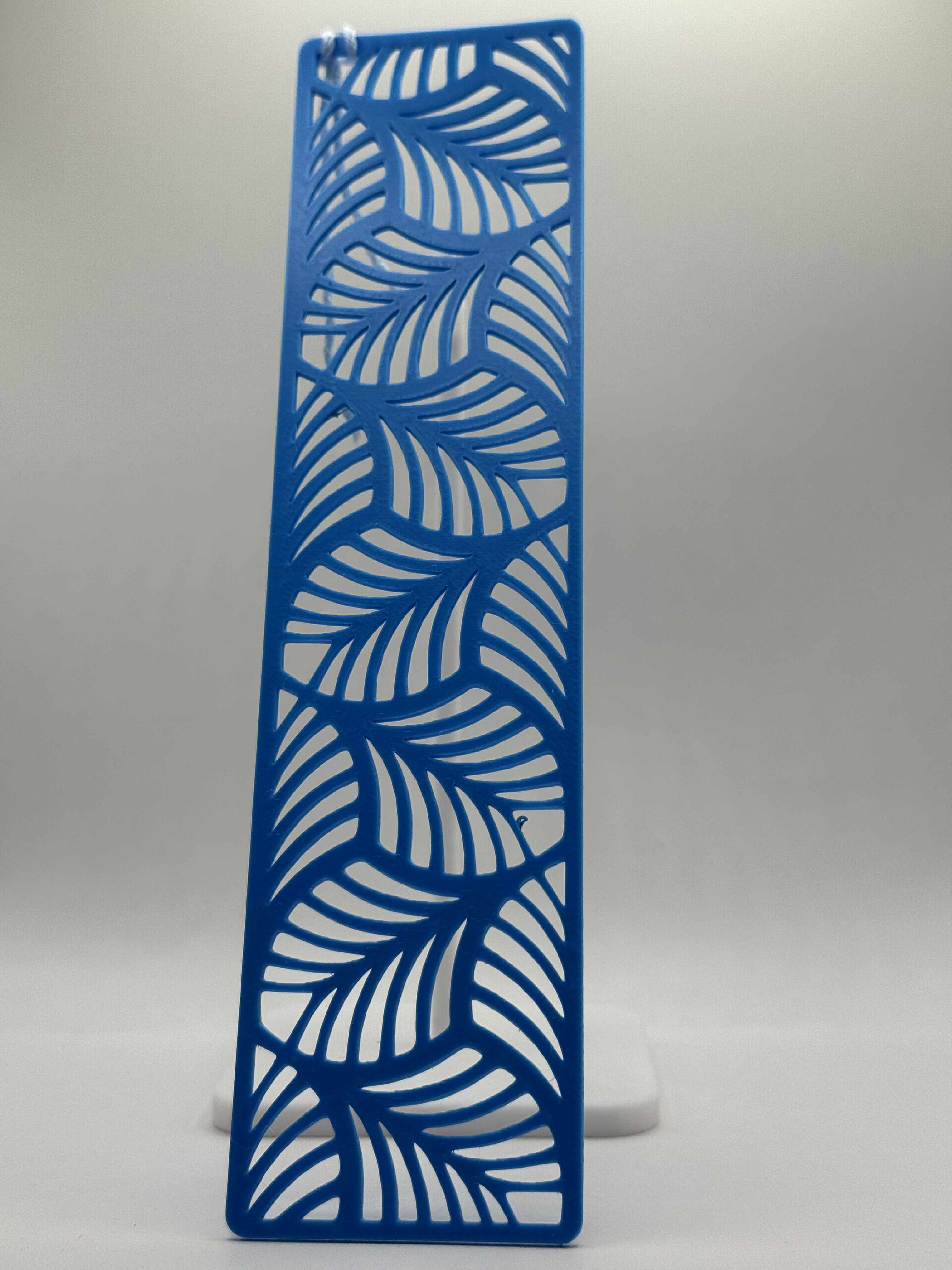 Bogmærke med blad mønster i sort og blå