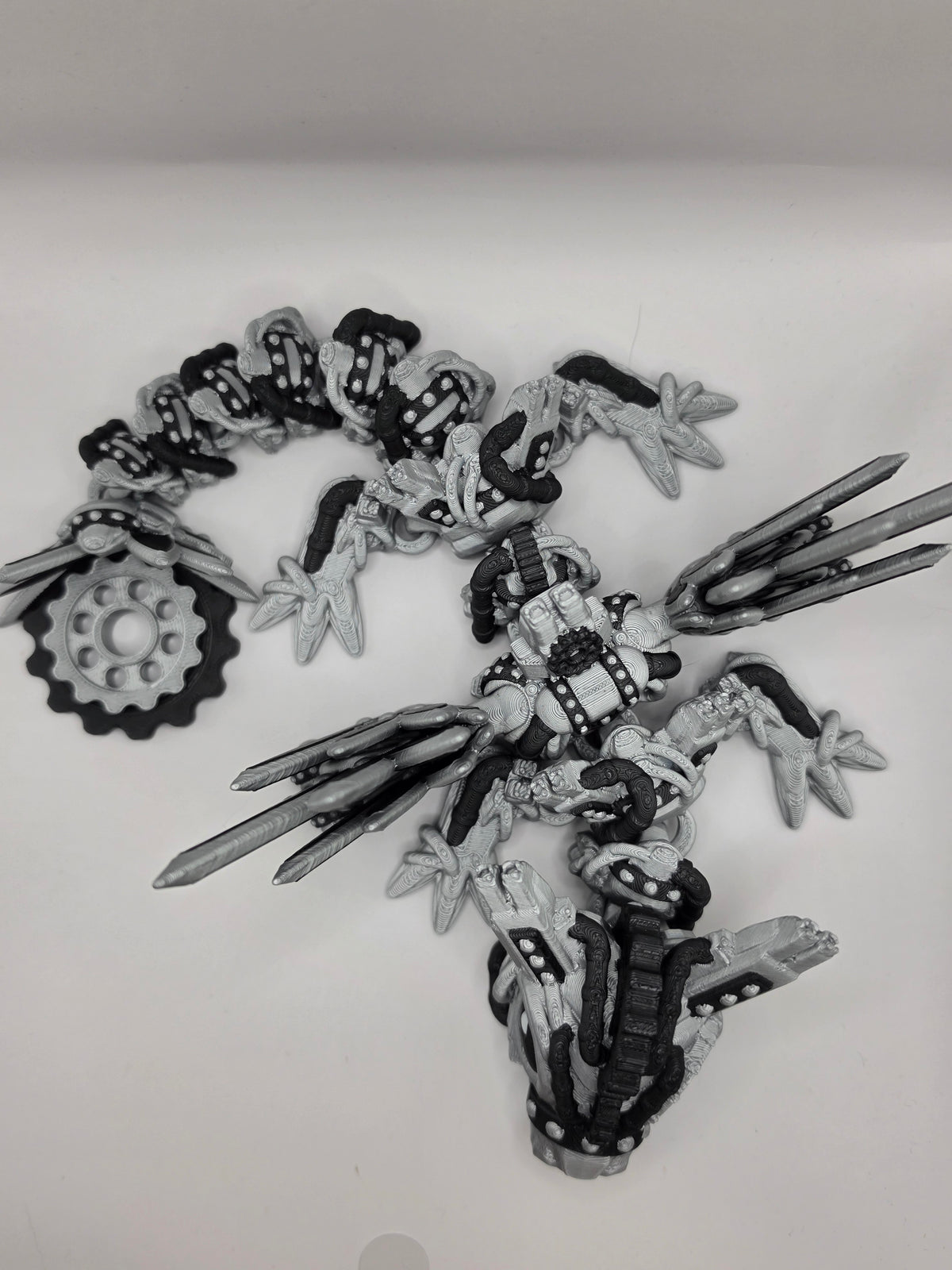 Cyberpunk drage 31 cm – mekanisk fantasy drage med vinger